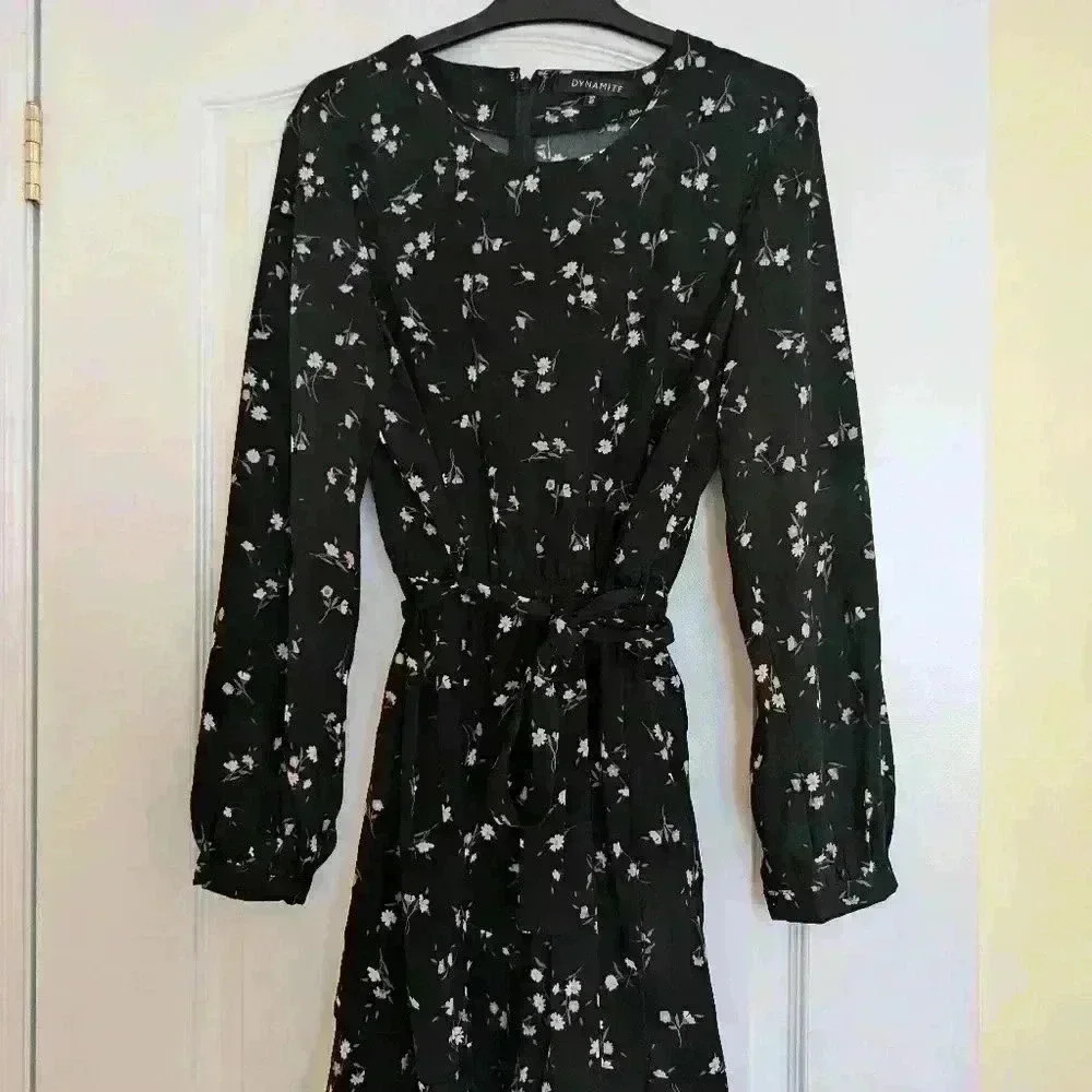 Dynamite size Large long sleeve short floral black dress with pink white flowers